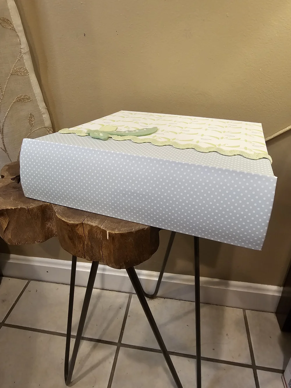 PIONEER Faux Brown Suede Photo Album And Peapod Design Photo